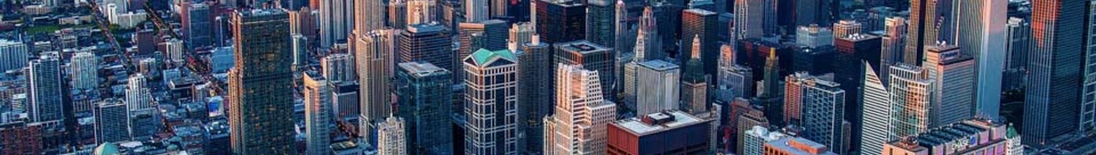 **location de jet privé** : Vue aérienne Chicago O'Hare au coucher du soleil