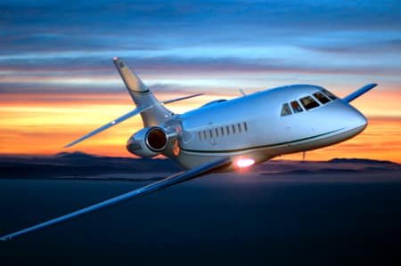 jet privé falcon 2000 en vol