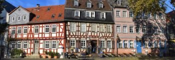 Voyage en jet : place pittoresque européenne.