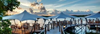 Titre de la page : Port-Louis

alt : Port-Louis Sunset Restaurant sur l'eau