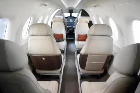 location de jet privé - intérieur Phenom 300