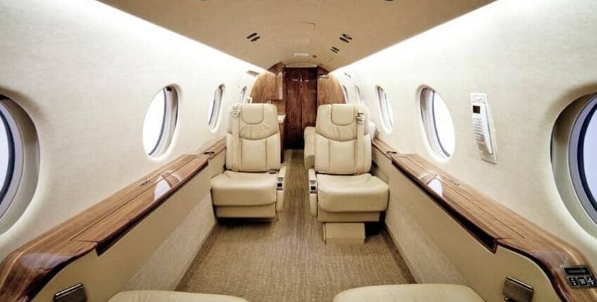 location jet privé : intérieur BEJEECHJET 400 cuir beige