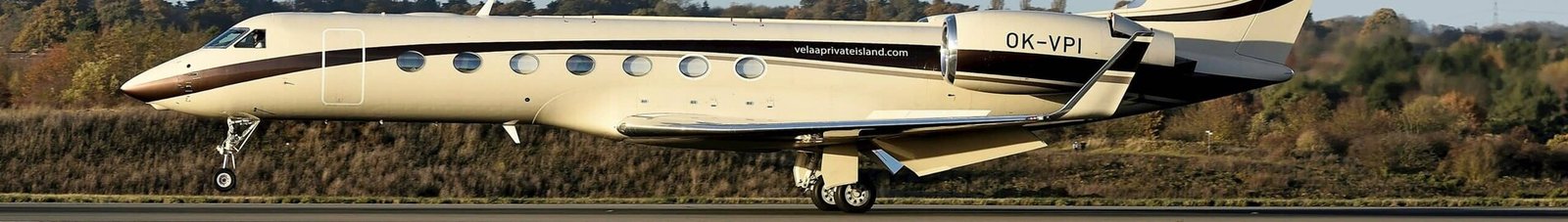 Jet privé sur la piste de Londres Luton