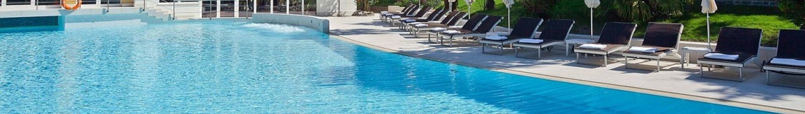 Merano - Dolomites : extérieur hôtel piscine, bâtiments.