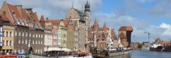 Gdansk : Bâtiments colorés et rivière pittoresque.