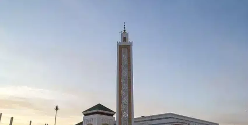 mosquée au couché du soleil à ranger