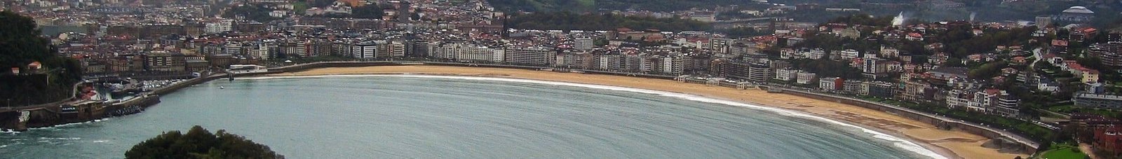 Saint-Sébastien : vue aérienne de la baie en croissant.