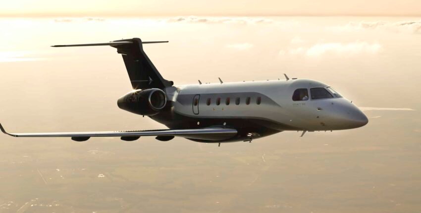 Location de jet privé, LEGACY 500 dans le ciel