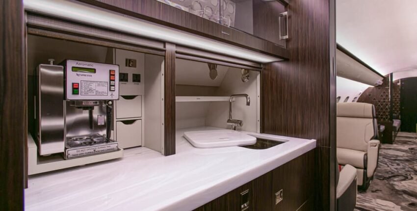 location jet privé, kitchenette luxueuse G5500 avec machine à café