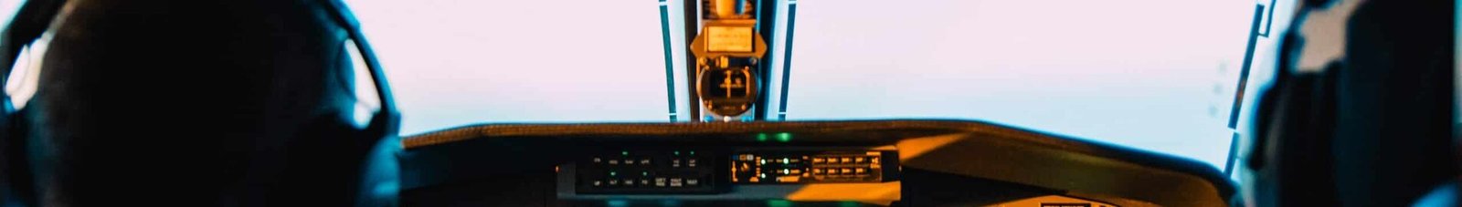 Cockpit pilote jet privé