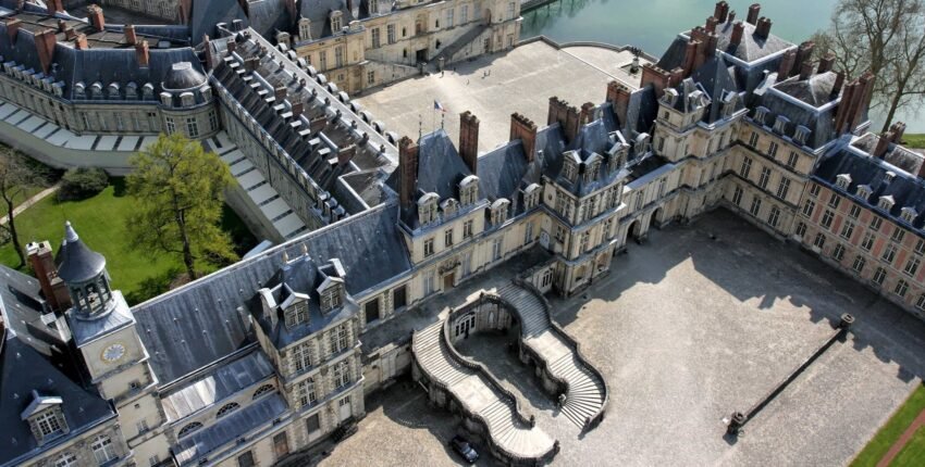 chateau de fontainebleau en helicoptere