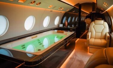 Jacuzzi à bord et confort extrême : le Global 8000 de Bombardier s’impose comme l’avion d’affaires le plus prestigieux et performant au monde
